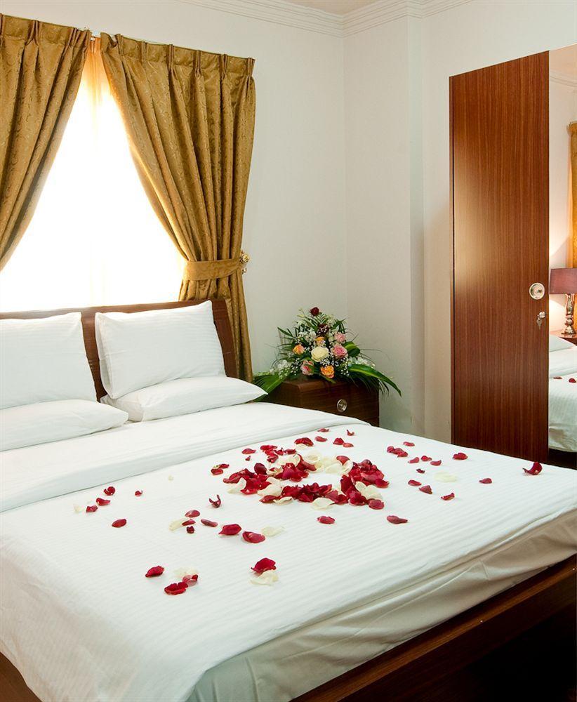 La Villa Palace Hotel Doha Extérieur photo